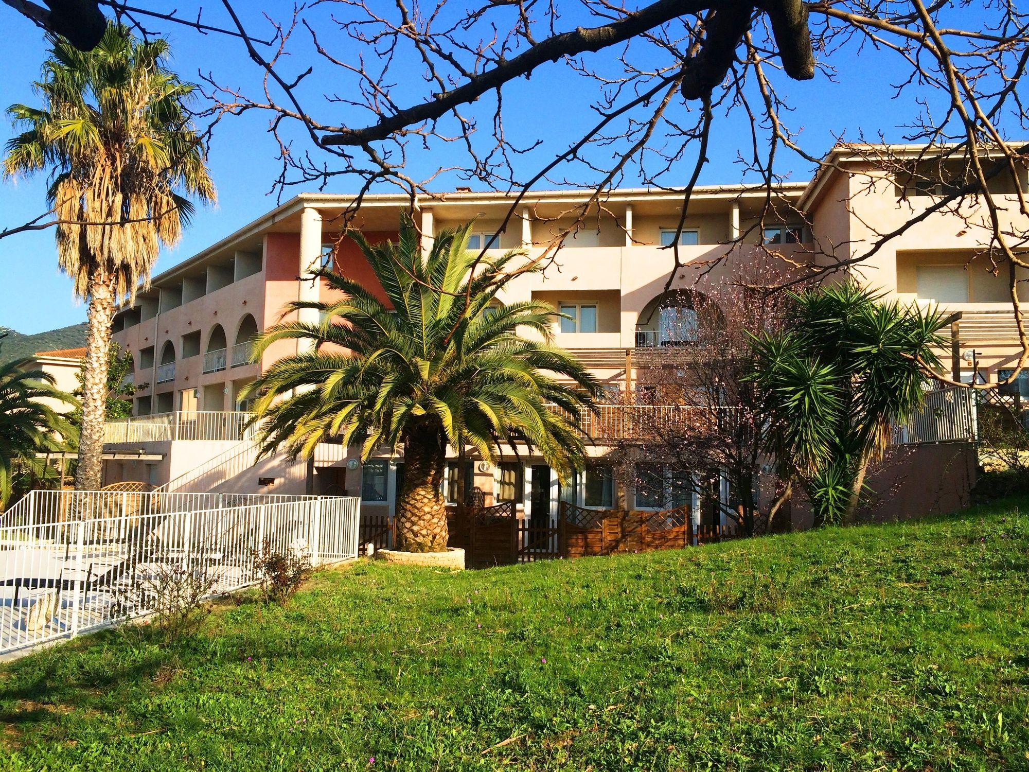 Adonis Saint Florent Bagian luar foto